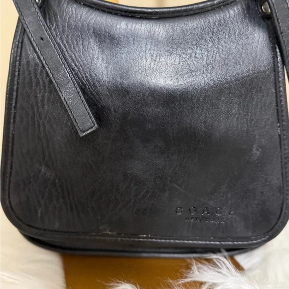 Vintage coach Elegant Black Leather Shoulder Bag - Picture 6 of 14